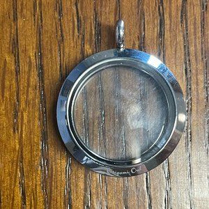 Origami Owl Modern Hinged Living locket LARGE Holds 7-10 charms